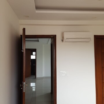 Building Lobby in 3 BHK Independent House at RWA Apartments Sector 52, Sector 52 – for Sale