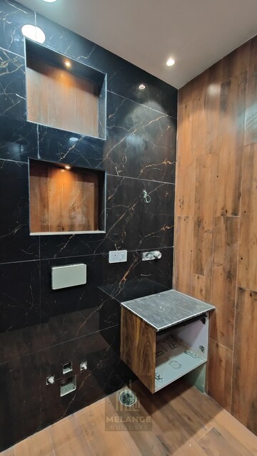 Furnished Amenities in 3.5 BHK Builder Floor at Rohini Sector 11 – for Rent