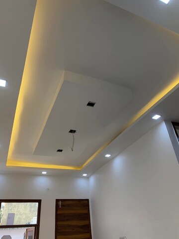 Furnished Amenities in 2.5 BHK Builder Floor at Rohini Sector 16 – for Sale