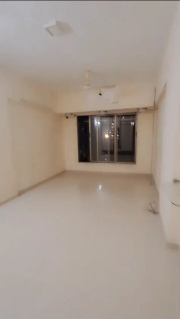 Room in 2 BHK Apartment at Ozone The Gateway, Andheri West – for Rent
