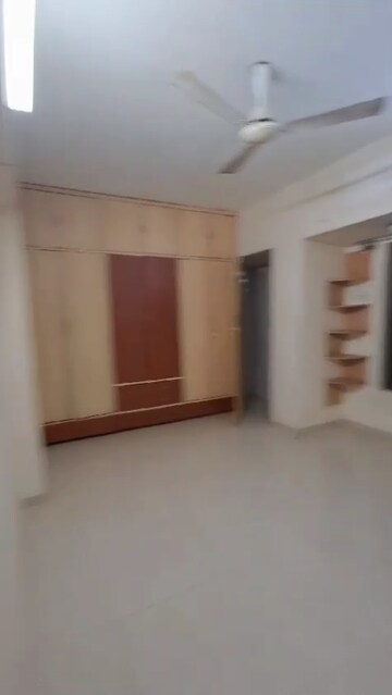 Room in 2 BHK Apartment at Ozone The Gateway, Andheri West – for Rent