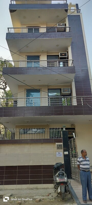Room in  Pg at Sector 41 – for Rent