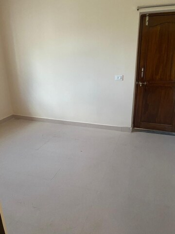 Room in 3 BHK Apartment at Mehdipatnam – for Rent