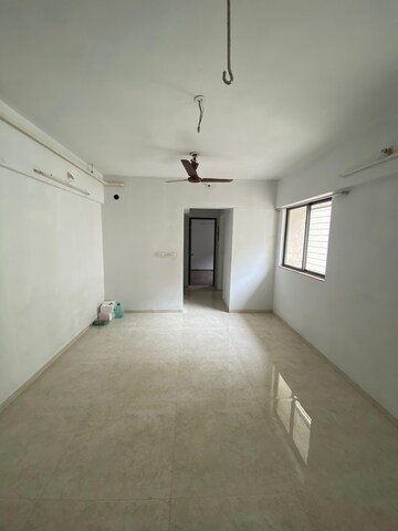 Living Room in 1.5 BHK Apartment at Lodha Downtown, Dombivli East – for Rent