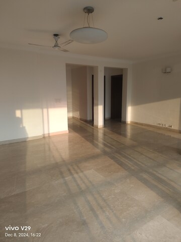 Building Lobby in 3 BHK Apartment at Parsvnath Exotica, Sector 53 – for Sale