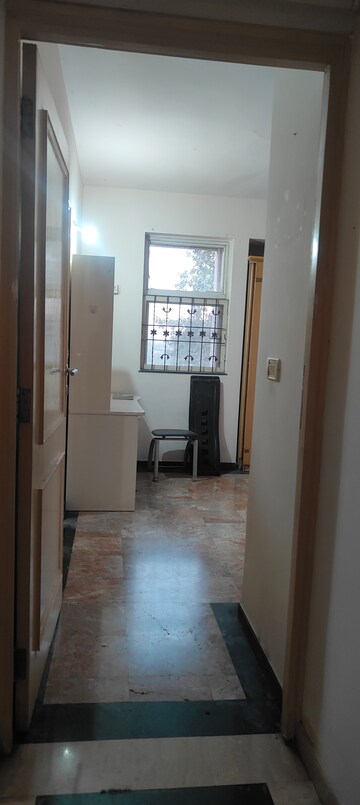 Room in 2 BHK Apartment at Hiranandani Meadows, Manpada – for Rent
