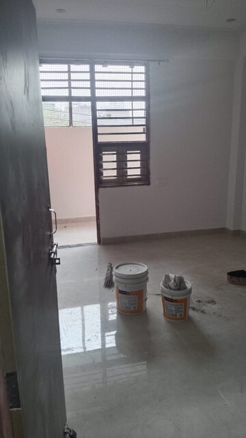 Room in 2 BHK Builder Floor at Sector 23 – for Rent