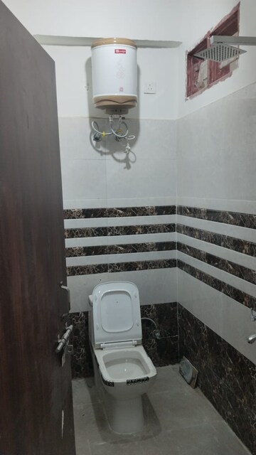 Bathroom in 2 BHK Builder Floor at Sector 23 – for Rent