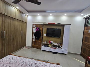 Bedroom in 2 BHK Builder Floor at Janakpuri – for Rent
