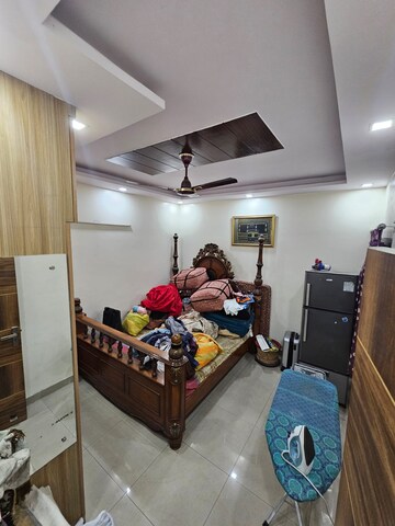 Room in 2 BHK Builder Floor at Janakpuri – for Rent
