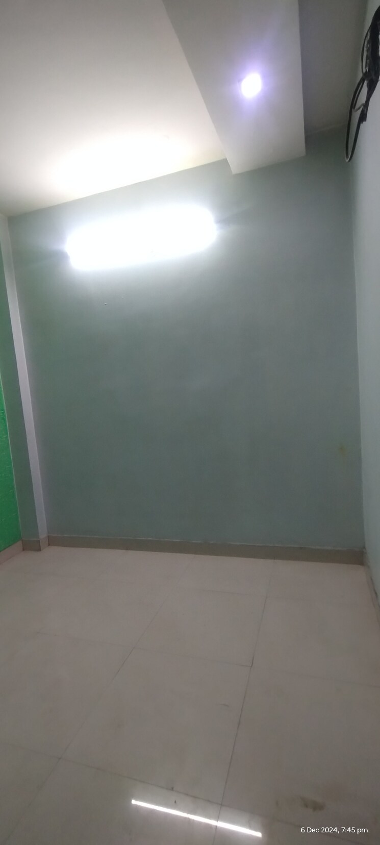 Room, uttam nagar 2 Bedroom 50 Sq.Yd. Builder Floor In Uttam Nagar Delhi 7919333