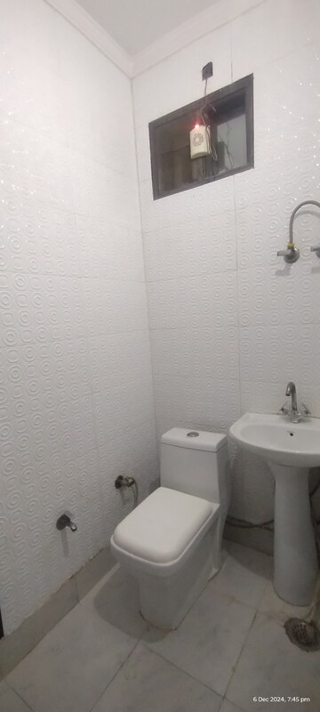 Master Bedroom in 2 BHK Builder Floor at Uttam Nagar – for Sale