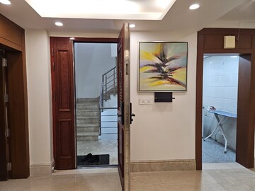 Room in 4 BHK Builder Floor at Vasant Vihar – for Rent