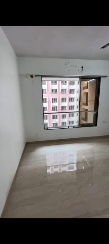 Room in 2 BHK Apartment at Sindhi Society, Chembur – for Rent