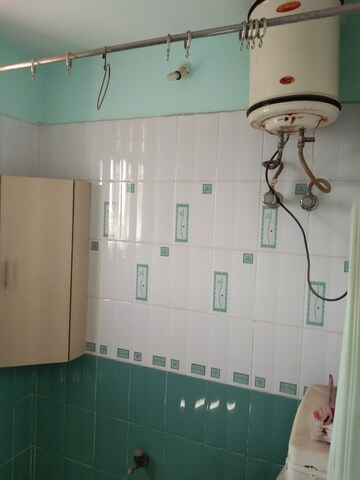 Bathroom in 2 BHK Apartment at Alkapuri – for Rent