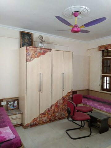 Bedroom in 2 BHK Apartment at Alkapuri – for Rent