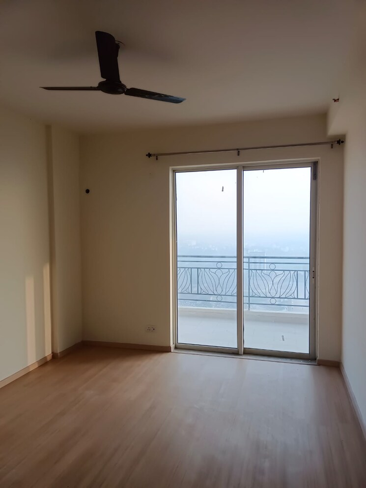 Room, sector m 1a 3 Bedroom 1957 Sq.Ft. Apartment In Sector M 1a Gurgaon 7919587