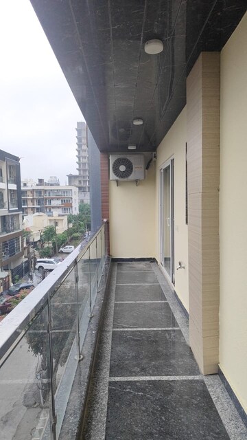 Balcony in 4 BHK Builder Floor at Arcade 48, Sector 48 – for Rent
