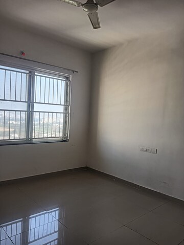 Room in 3 BHK Apartment at Kolte Patil Life Republic, Hinjewadi – for Rent