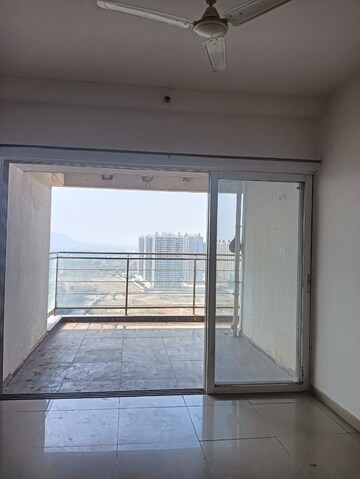 Room in 3 BHK Apartment at Kolte Patil Life Republic, Hinjewadi – for Rent
