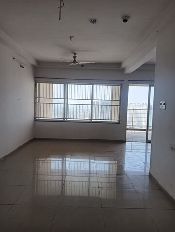 Room in 3 BHK Apartment at Kolte Patil Life Republic, Hinjewadi – for Rent