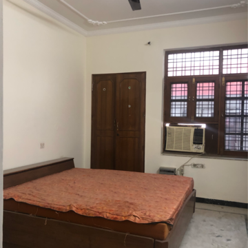 Bedroom in 3.5 BHK Villa at Sector 21 – for Rent