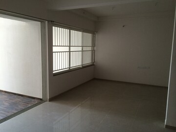Room in 3 BHK Apartment at Kolte Patil Life Republic, Hinjewadi – for Rent
