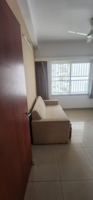 Room in 3 BHK Apartment at Kolte Patil Life Republic, Hinjewadi – for Rent