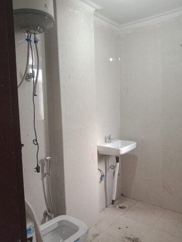 Bathroom in 1 BHK Apartment at DLF City Phase III, Sector 24 – for Rent
