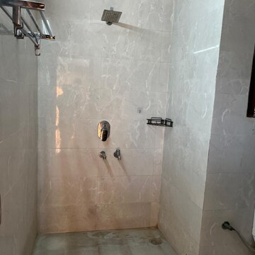 Bathroom in 1 RK Builder Floor at Lajpat Nagar ii – for Rent