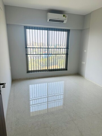 Room in 2 BHK Apartment at SKG Mumbadevi, Chembur – for Rent