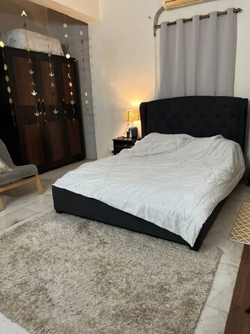Bedroom in 1 BHK Apartment at Bandra West – for Rent