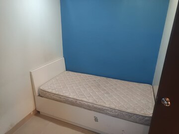 Bedroom in 1.5 BHK Apartment at Bandra West – for Rent