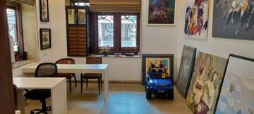 Study Room in 1 BHK Apartment at Tardeo – for Sale