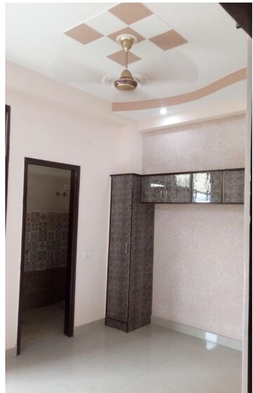 Room in 2 BHK Builder Floor at Mayur Vihar Phase 1 – for Rent