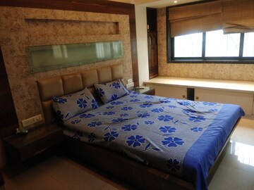 Bedroom in 2.5 BHK Apartment at Shilp Tower, Lower Parel – for Rent