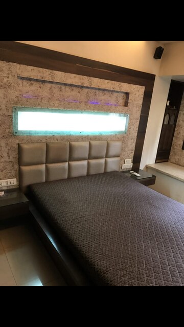 Bedroom in 2.5 BHK Apartment at Shilp Tower, Lower Parel – for Rent
