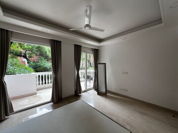 Room in 4 BHK Builder Floor at Chanakyapuri – for Rent