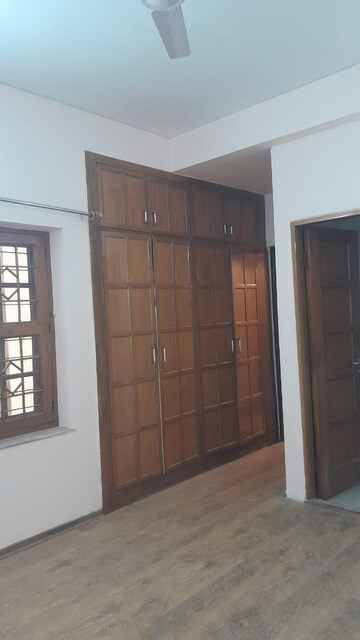 3 BHK Villa For Rent in Unitech Deerwood Chase, Nirvana Country
