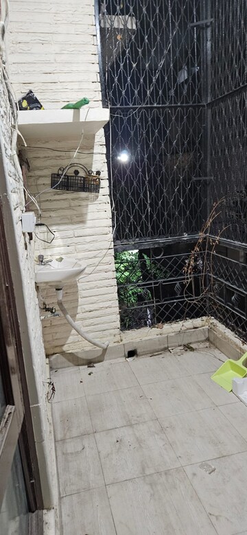 2.5 BHK Apartment – Exterior View View at Dilshad Garden - for Rent