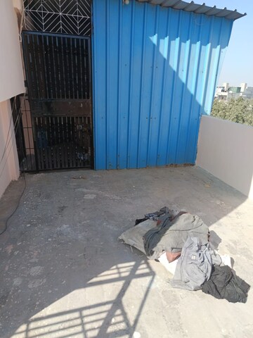 Master Bedroom in 2 BHK Apartment at Shahdara – for Rent