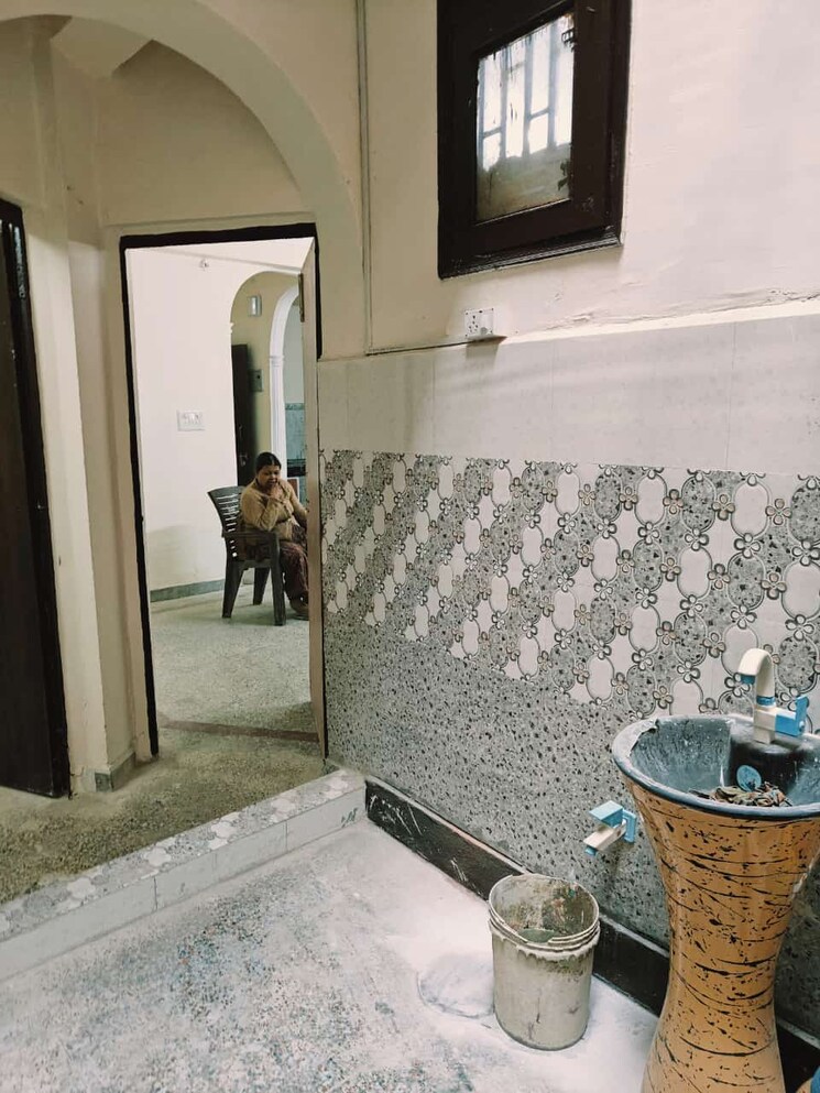 Bathroom, shalimar-apartments-shalimar-garden 3 Bedroom 1200 Sq.Ft. Builder Floor In Shalimar Garden Ghaziabad 7920326