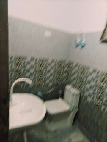 Bathroom in 3 BHK Builder Floor at Shalimar Apartments Shalimar Garden, Shalimar Garden – for Sale