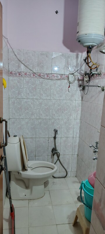 Attached Bathroom in 2 BHK Apartment at Dilshad Garden – for Rent