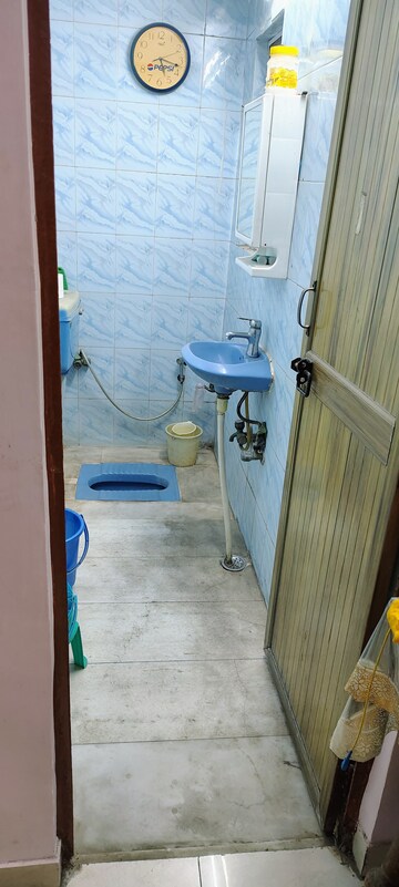 Attached Bathroom in 2 BHK Apartment at Dilshad Garden – for Rent