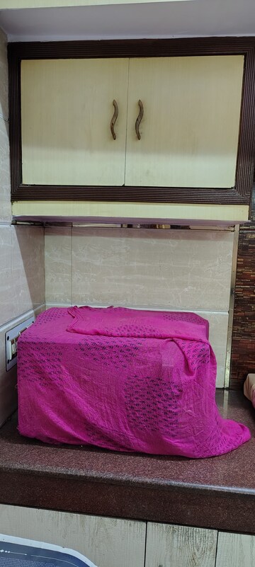 Room in 2 BHK Apartment at Dilshad Garden – for Rent
