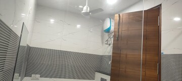 Attached Bathroom in 3 BHK Builder Floor at Sector 28 – for Rent