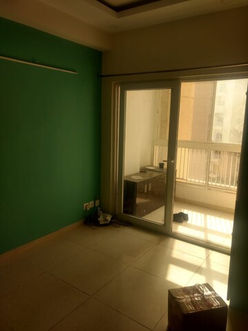 Room in 2 BHK Apartment at Ajnara Daffodil, Sector 137 – for Rent