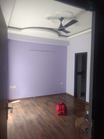 Room in 2 BHK Apartment at Ajnara Daffodil, Sector 137 – for Rent