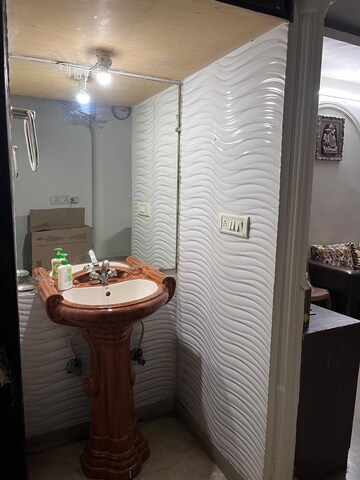 Attached Bathroom in 3 BHK Builder Floor at Shahdara – for Rent
